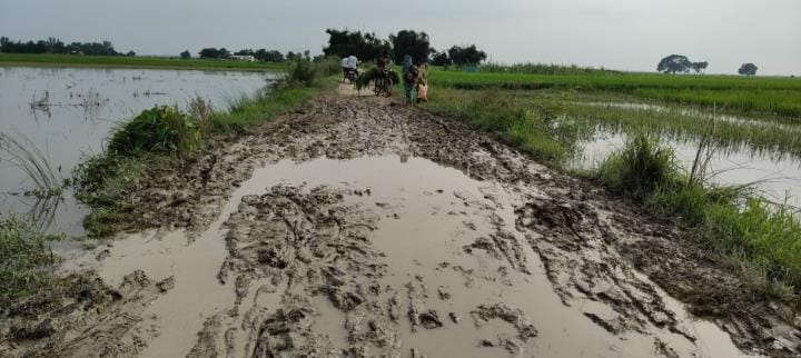 Saryu water is gradually decreasing, trouble increases due to mud and stench