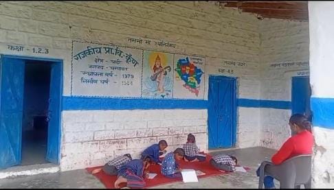 Studying amidst danger in the dilapidated building of primary school Kun