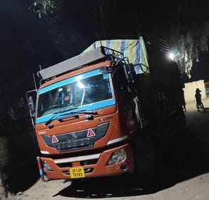A mini truck carrying 15 quintals of betel nut was caught, a fine of Rs 1.16 lakh was imposed