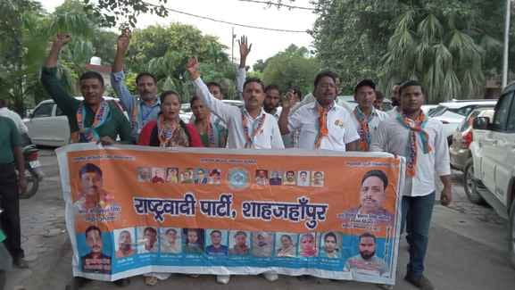 Farmers are angry due to uneven distribution of urea in committees