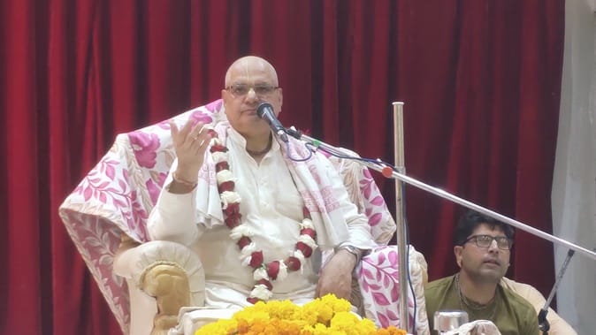Adopt Shrinam Sankirtan in your life: Sakshi Gopal
