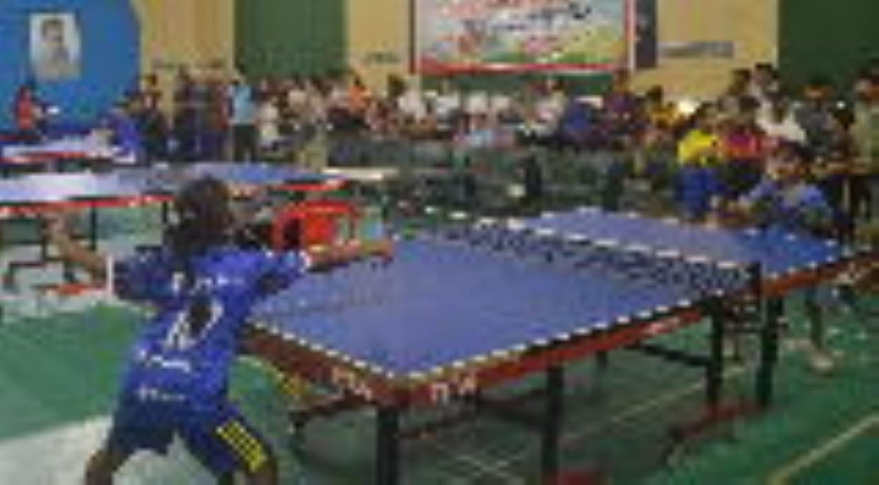 Vedansh and Manishka won the title in the district table tennis tournament