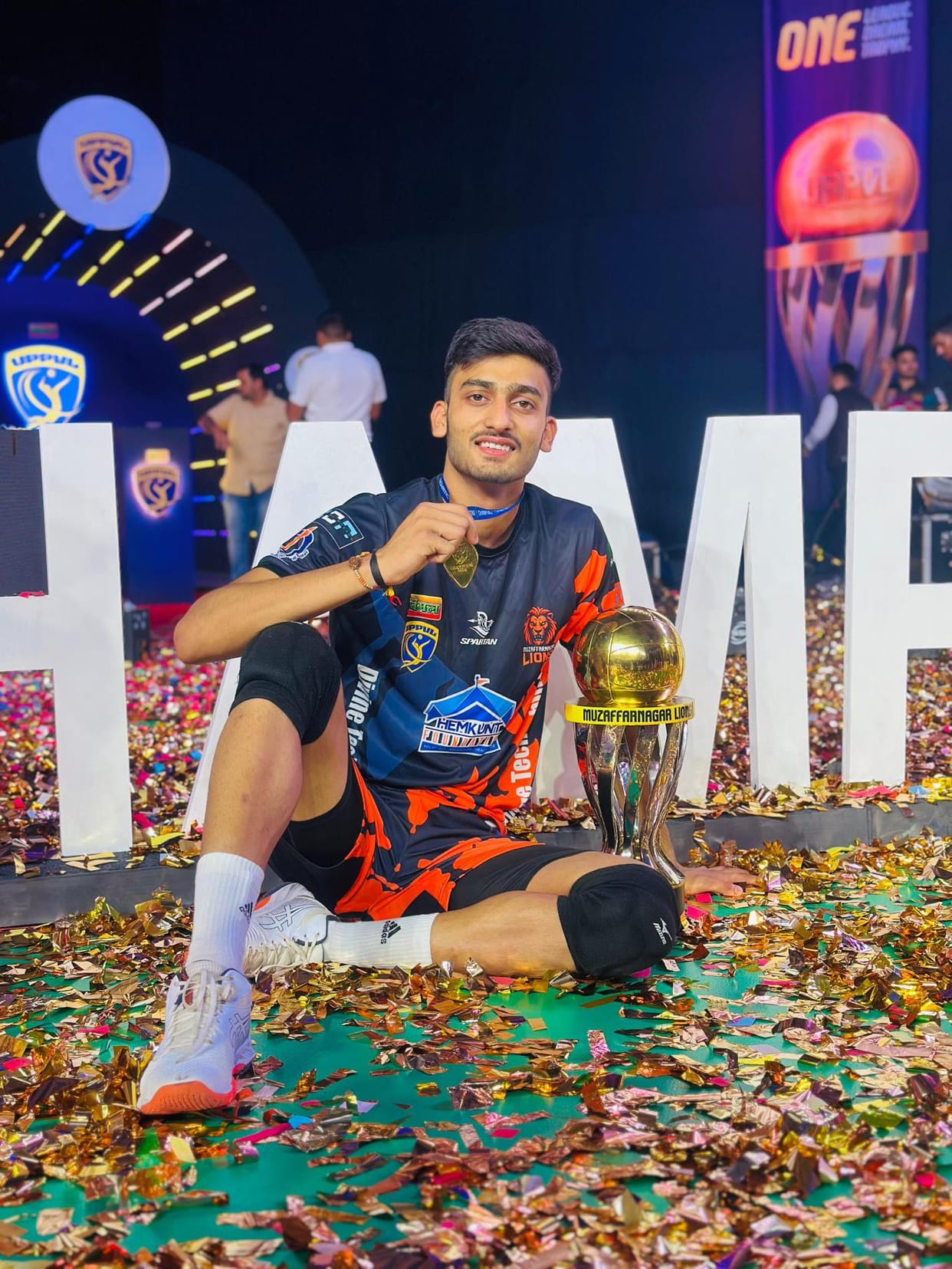 Mathura's Suraj showed his talent in Uttar Pradesh Pro Volleyball League
