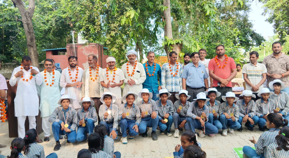Mangalpur Government School team stood first in cricket at district level