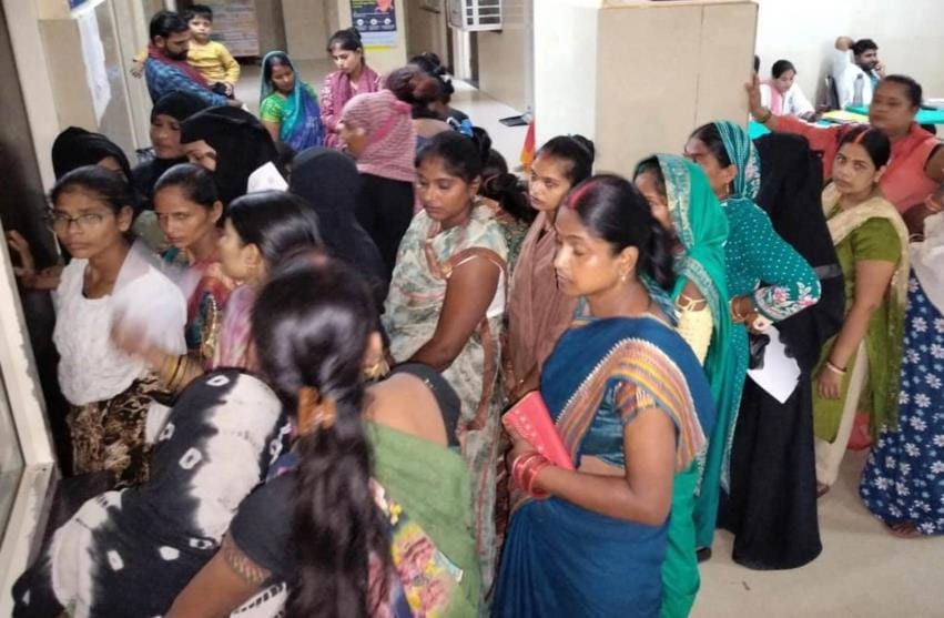 Capacity is 100 beds, 250 patients are admitted
