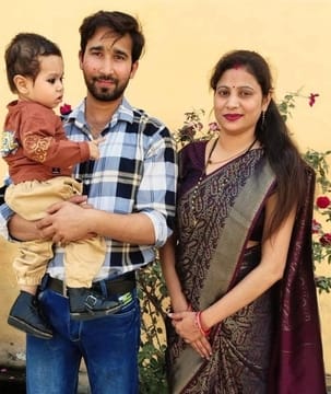BSF jawan jumped into the Ganga with his son in his lap