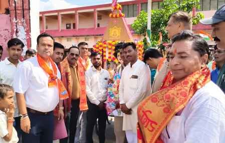 Phooldol procession took place with great pomp in Amarpur Kashi