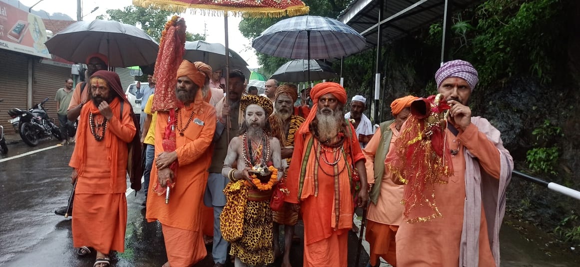 Dashnami stick leaves for Manimahesh Yatra, holy bath will be on Radhastami