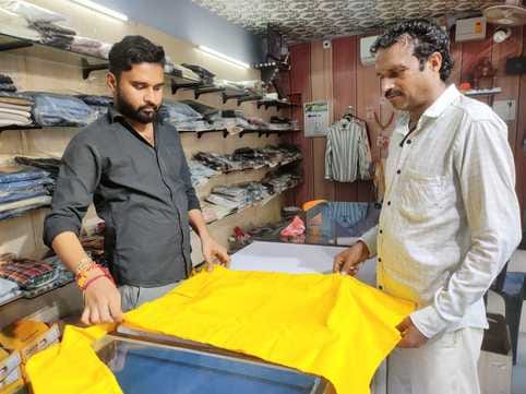 Preparations for Bappa's reception begin, idol-costume shopping intensifies