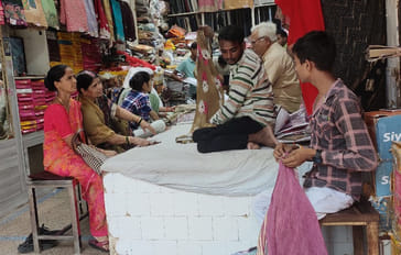 Stylish organza sarees in the market, women are shopping
