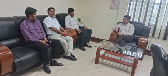 Court workers will collect blood for the poor