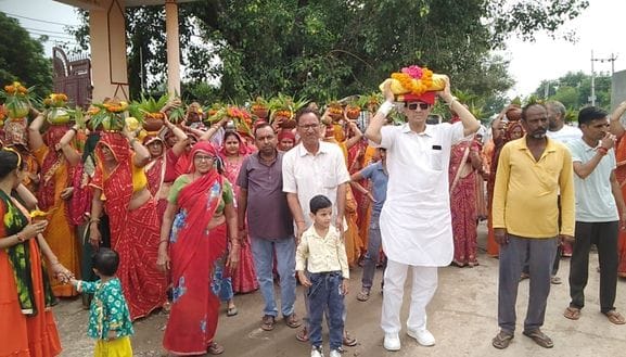 Kalash Yatra was taken out at the beginning of the story