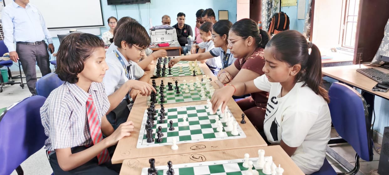 Komal Navpreet, Mehak, Yashasvi and Riya selected for state level chess competition
