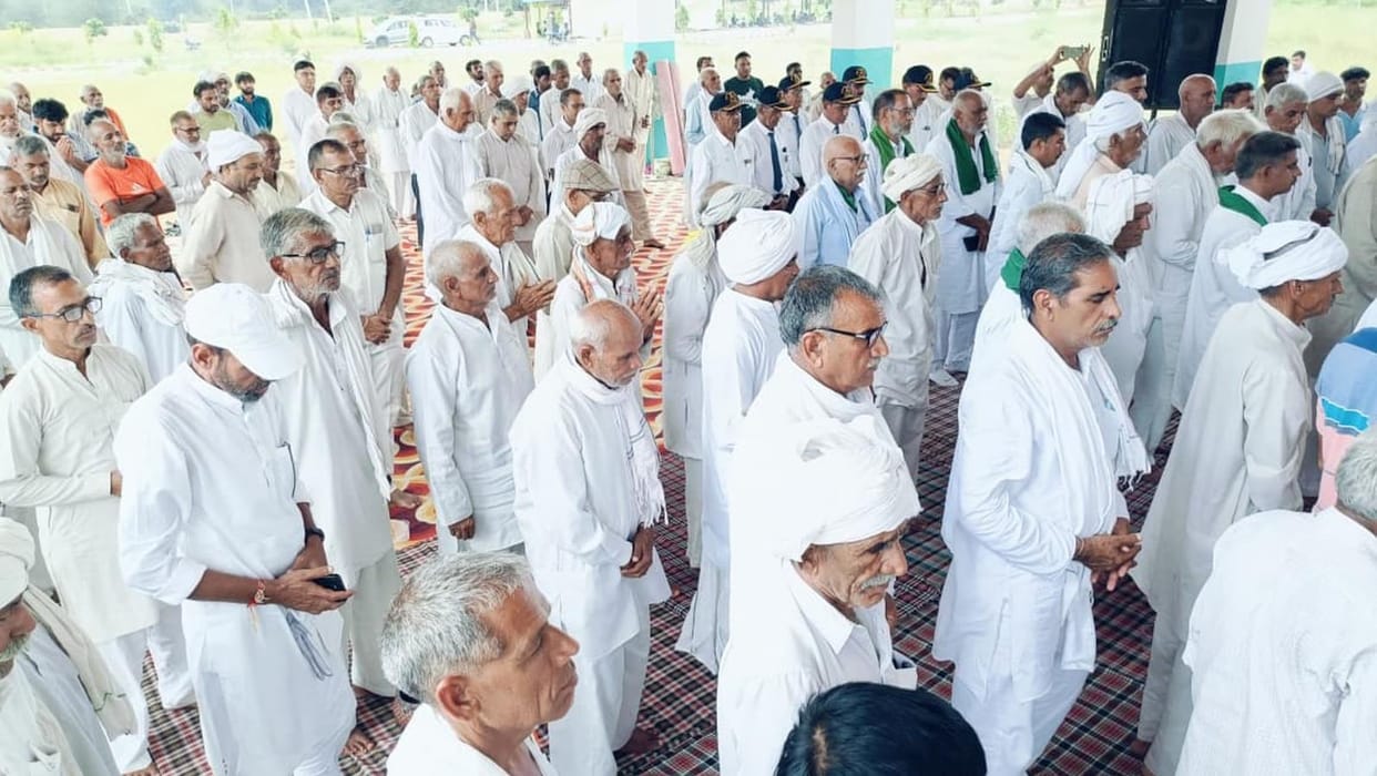 Tribute paid to martyred farmers on the 31st anniversary of Kadama firing incident