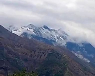 Cold increased due to light snowfall on the peaks of Lahaul valley
