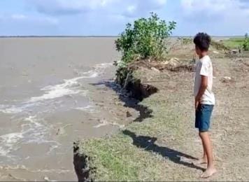 10 houses got submerged in the erosion