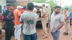 हमले के बाद लगी भीड़