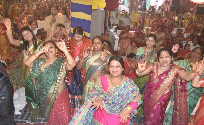 Describing the depth of love of the gopis, he showed the path of devotion to God