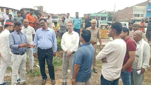 Strict action will be taken against those selling fertilizers at higher prices: DM