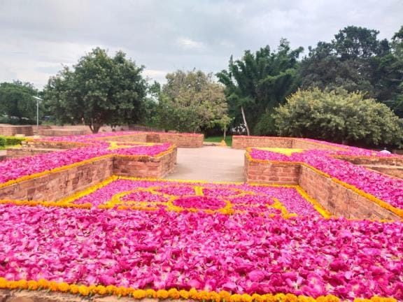 Followers from Sri Lanka performed flower puja