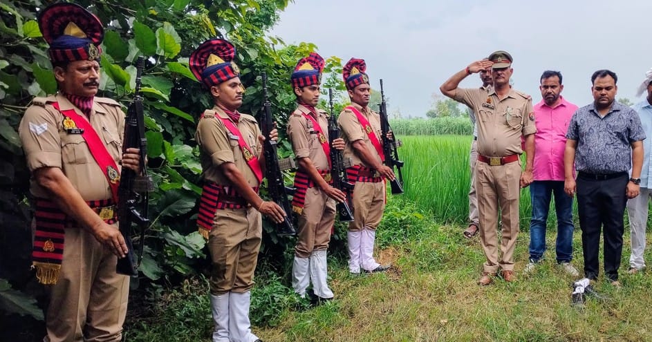 Last rites of democracy protector fighter with state honors