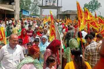 Balaji's flag procession started with 5100 flags