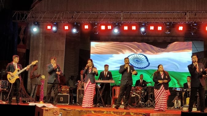 Himachal Police Band enthralled the audience with patriotic and cultural songs