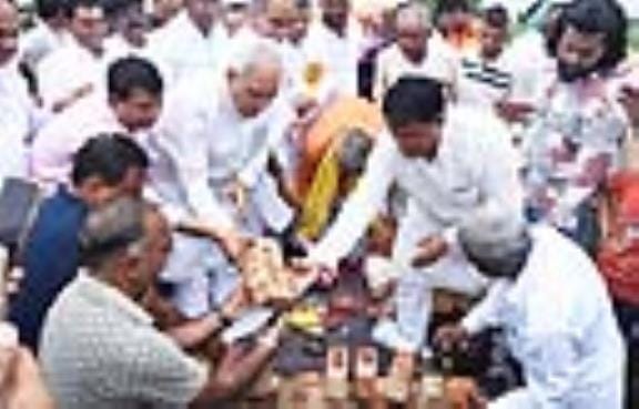 The cabinet minister inaugurated 6 development projects.