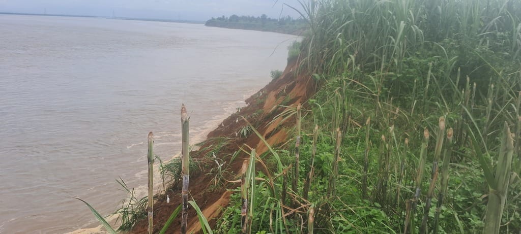 Terrified villagers are monitoring the water level of Ganga