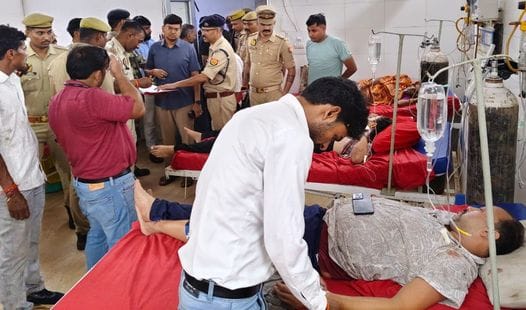 Tree falls on a moving Scorpio on the highway, couple killed, three injured
