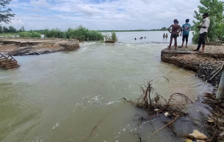 The road has been washed away, how to go to Ganga Ghat
