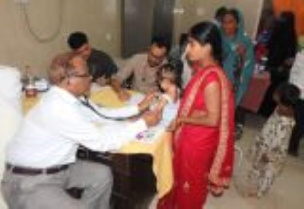 Siddharthnagar News: Children are suffering from high fever due to change in weather, tremors are raising concern