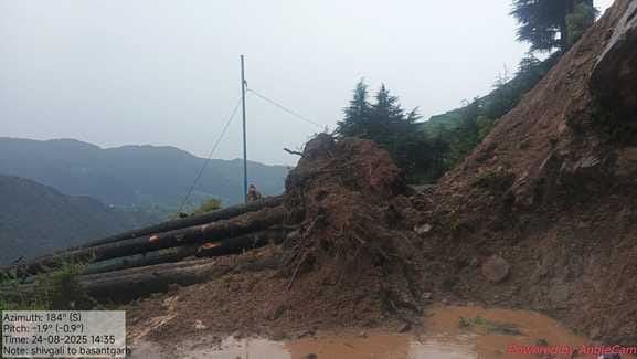 Ramnagar, Landslide, Ramnagar Basantgarh Road Closed