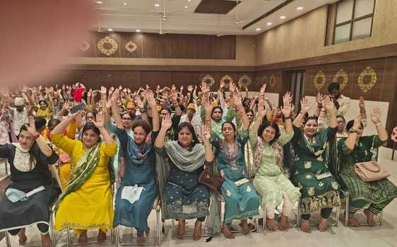 Sindhi community celebrate chaleeha mahotsav