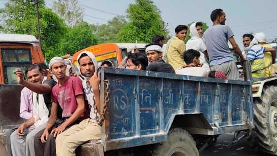 No lessons from accidents... Passengers being carried in tractor-trolley, claims of responsible persons fail