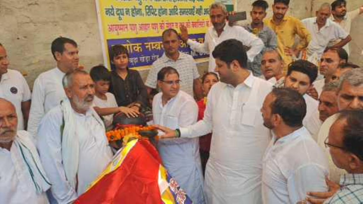 The six-time national champion buffalo 'Dhanno Rani' received the Lifetime Achievement Award; former Deputy Chief Minister Dushyant Chautala honored the buffalo owner.