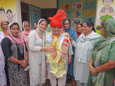 Anganwadi assistant Bhateri retired