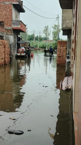 Situation worsens due to waterlogging in Bhaana, girl students face difficulties