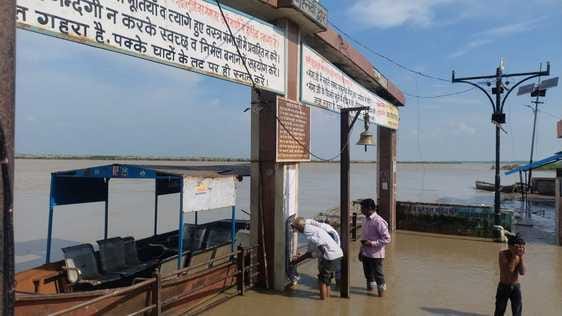 1.44 lakh cusecs of water released from Bijnor Barrage, water level increased, erosion continues in Anupshahr