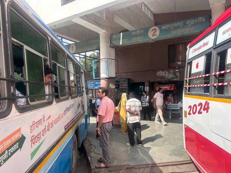 Passengers are not getting buses due to lack of special booth on Badli route