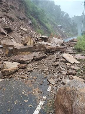 Chamba in a bad state... 85 roads closed, darkness in 1,200 villages