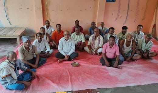 Two hours of silent dharna to restart the closed sugar mill