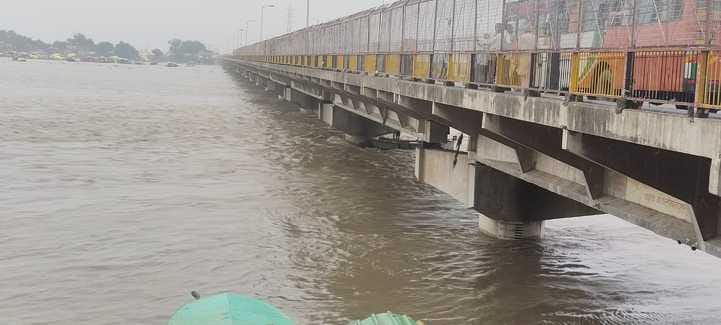 Roads are being cut off due to the speed of floods, people are moving around risking their lives without any hindrance