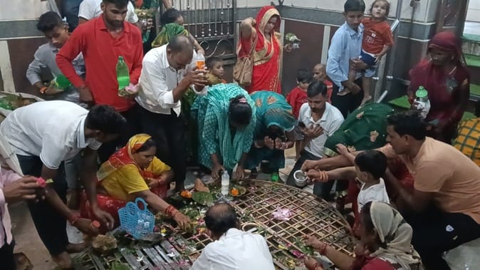 Water Abhishek of Lord Shiva was done on Hartalika Teej