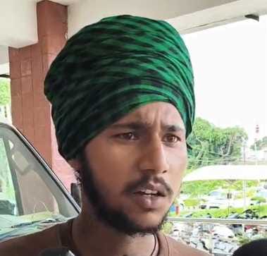 A Sikh youth saved a girl by throwing his turban in the canal