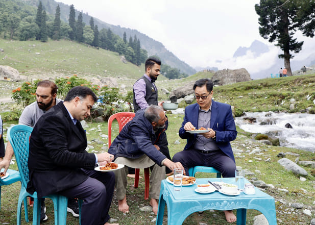 ladakh news, cabinet minister news