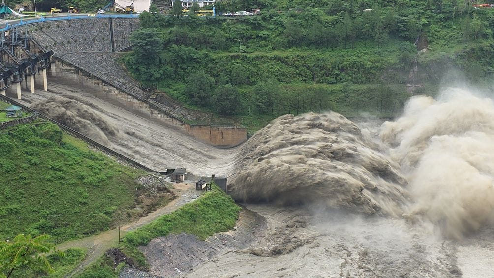 All five gates of Pandoh Dam opened, 1.5 lakh cusecs of water released