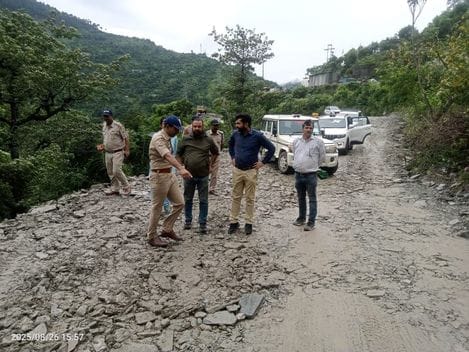 Relief camps set up in JNV and Pandoh School, 300 people can stay