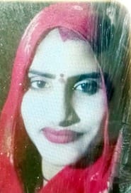 The dead body of a married woman was found hanging from a noose in village Saraiya