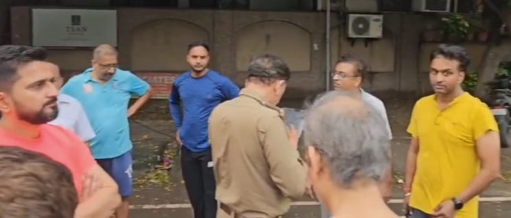 Chain snatched from bakery businessman at gunpoint